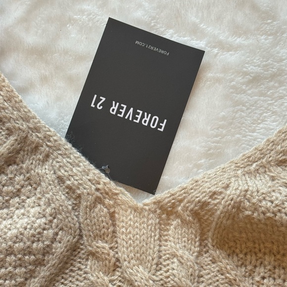 Forever 21 Size Medium Soft Crochet Sweater Tank Top NEW w/ Tag  Beige/light tan - Picture 7 of 8